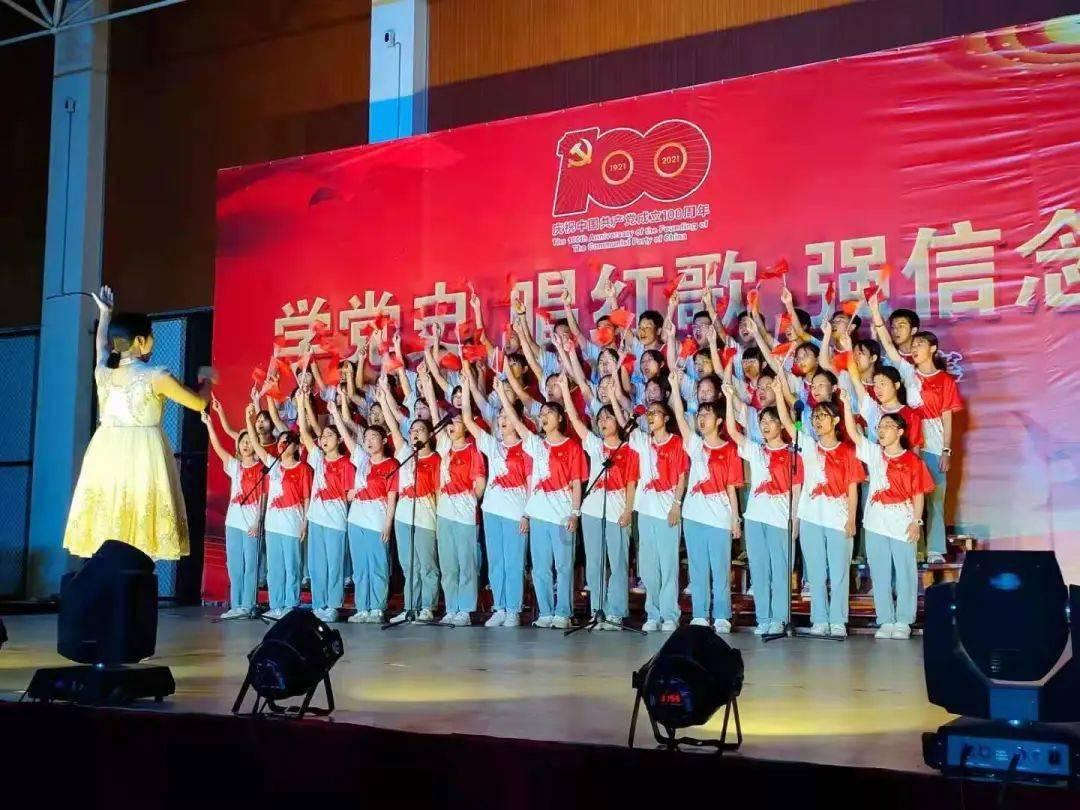 逃出昏暗的地下室